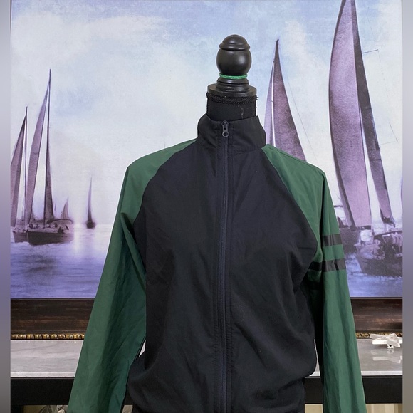 DIP XS fitness jacket 100% polyester RN# 29360 color black - green pre-owned - Picture 2 of 15